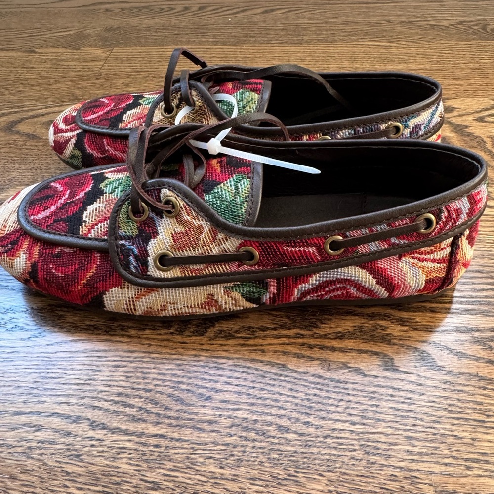 Jeffrey Campbell women’s boat shoes - Picture 2 of 4